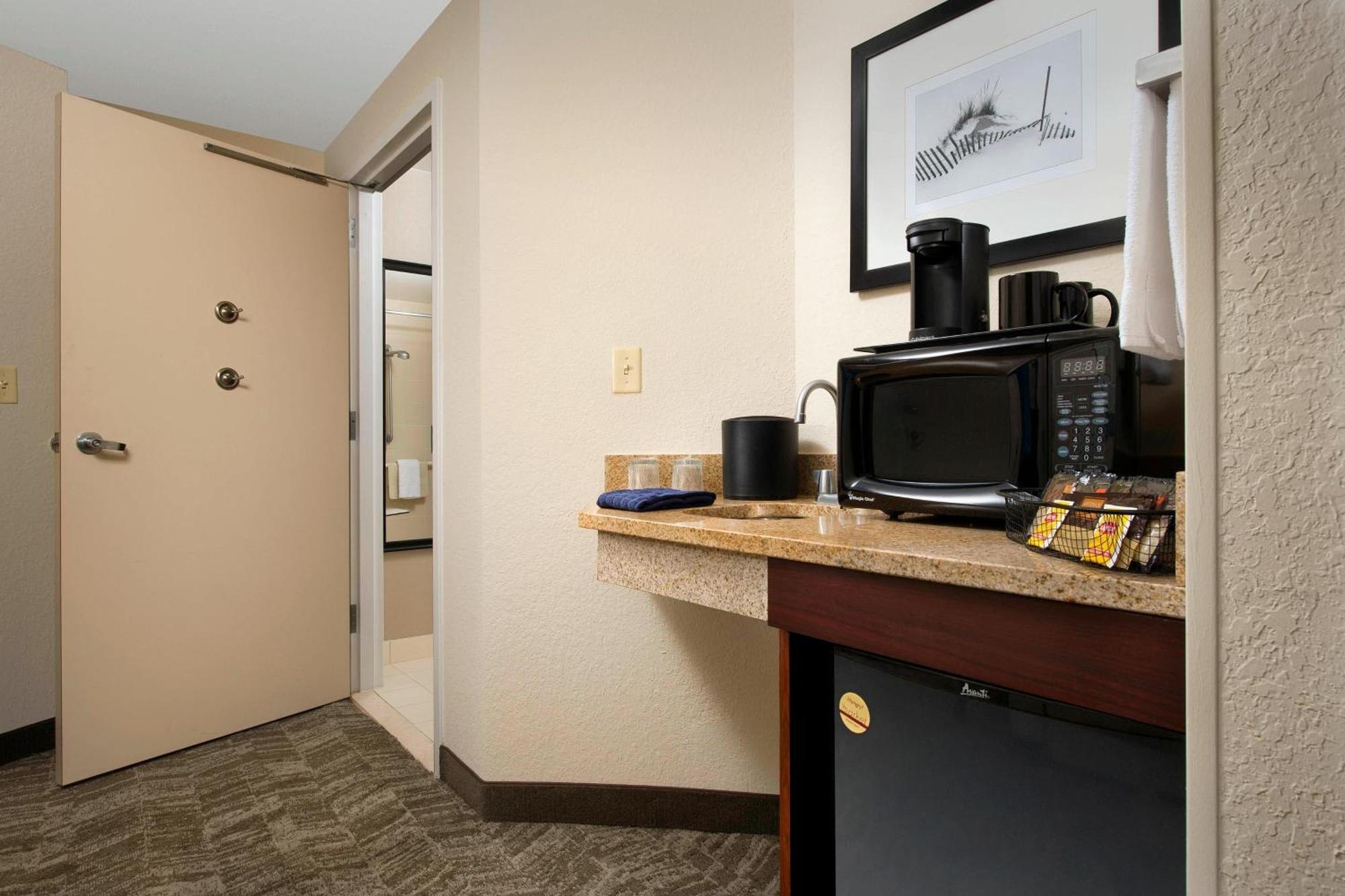 Springhill Suites By Marriott Jacksonville North I-95 Area Exterior photo